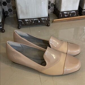 Ortho+rest Elegant Beige Women's comfy Loafers size 8